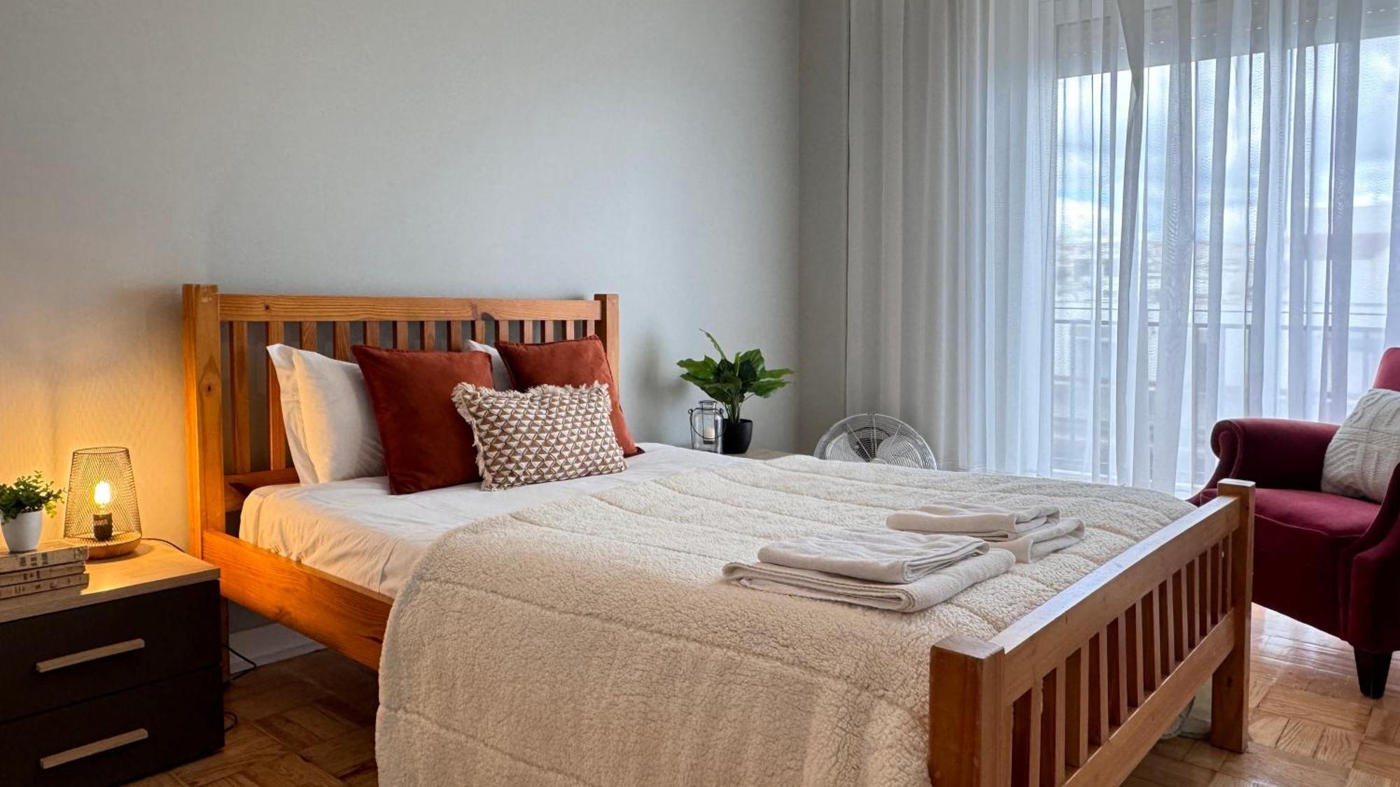 Sunny 4 Bedroom Apartment - With View Coïmbre Extérieur photo